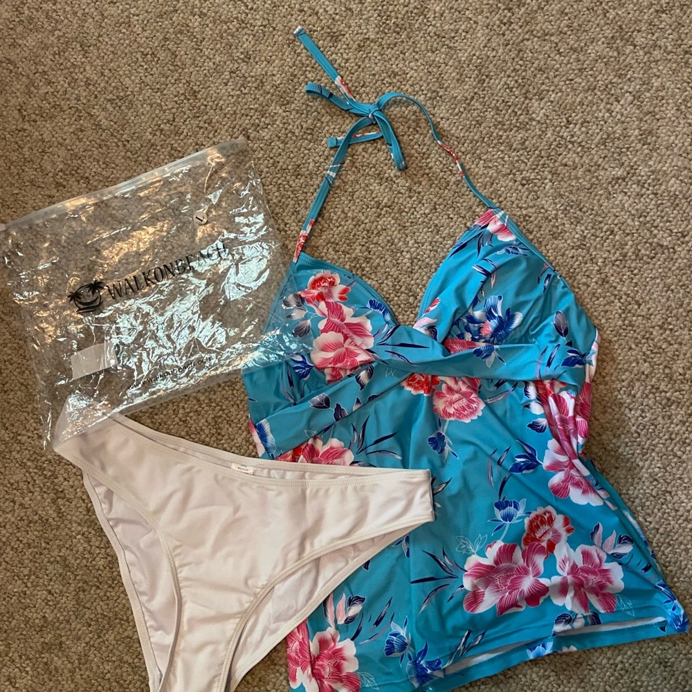 Walk on beach brand-set-floral top-white bottom-size L
